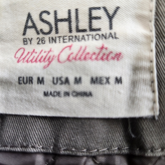 ASHLEY BY 26 INTERNATIONAL  Size Medium gray utility jacket. Fully lined - Picture 3 of 7